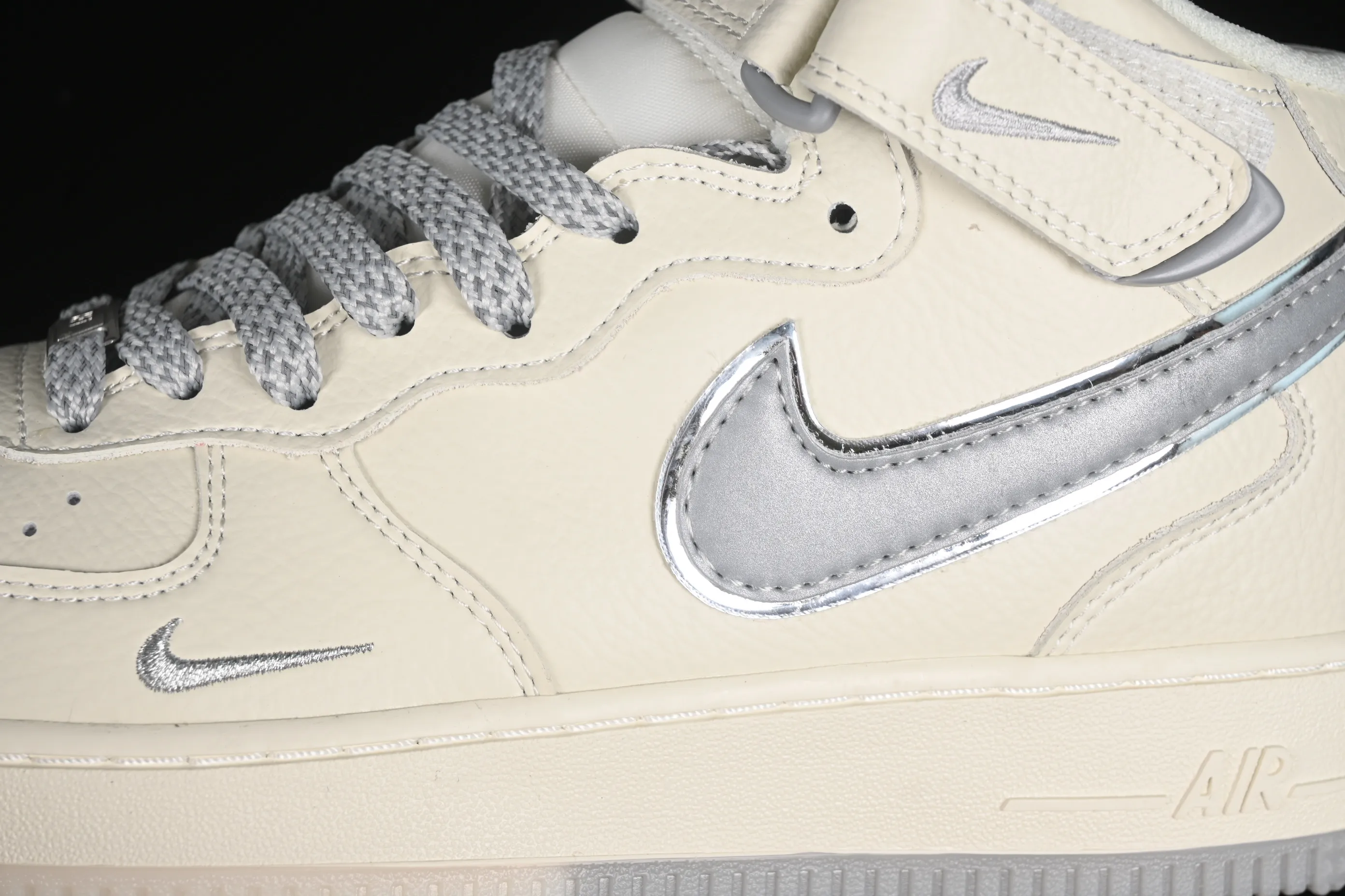 All categories Nk Air Force 1 Air Force series Nk Air Force 1 Mid Air Force mid-top Nk Air Force 1'07 Mid Beige and gray two-color bottom Starry sky Air Force 1 mid-top casual sneakers XL0236-232